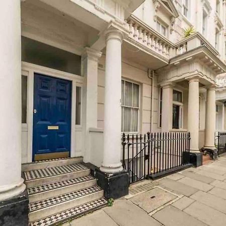 Entire 2 Bedrooms Flat In Victoria, Central Londra Esterno foto